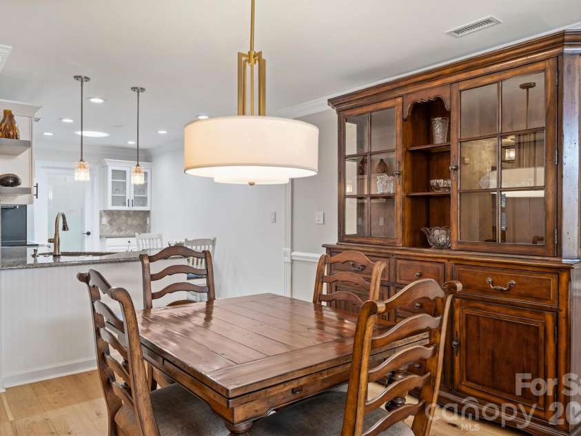 7418 Hurstbourne Green Drive, Charlotte, NC 28277.  MLS# CAR4421004, YatesRealty ID 51158. 