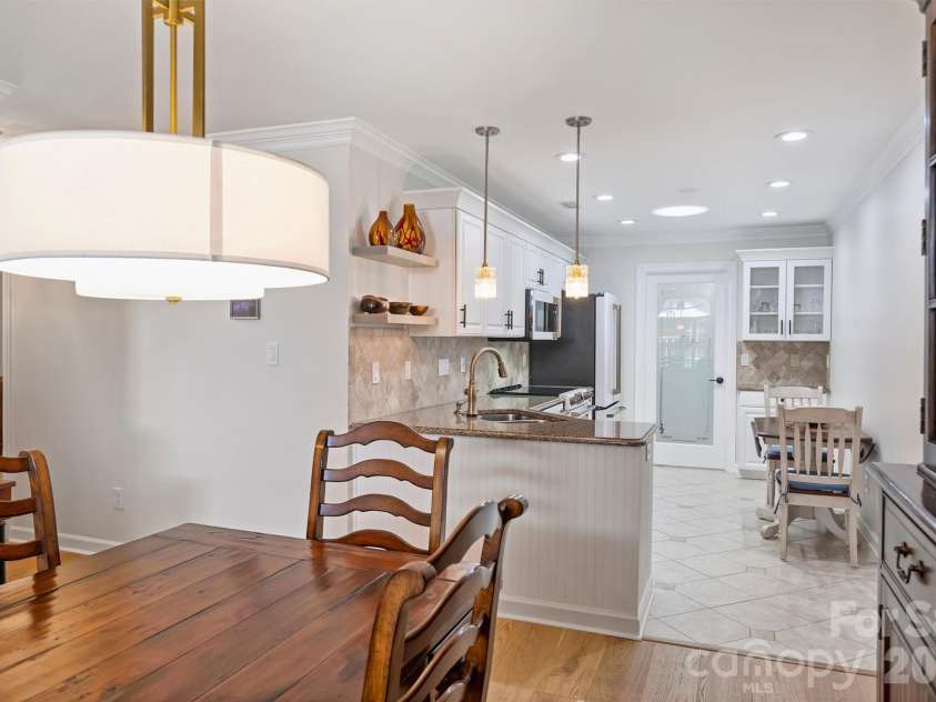 7418 Hurstbourne Green Drive, Charlotte, NC 28277.  MLS# CAR4421004, YatesRealty ID 51158. 