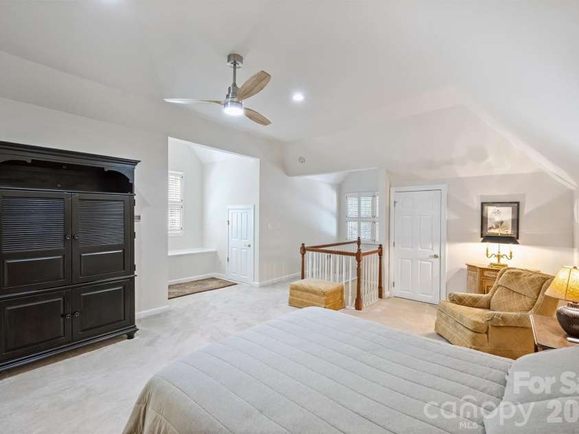 7418 Hurstbourne Green Drive, Charlotte, NC 28277.  MLS# CAR4421004, YatesRealty ID 51158. 