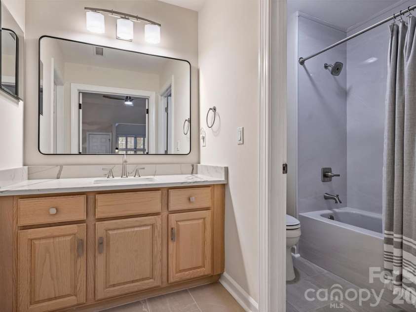 7418 Hurstbourne Green Drive, Charlotte, NC 28277.  MLS# CAR4421004, YatesRealty ID 51158. 