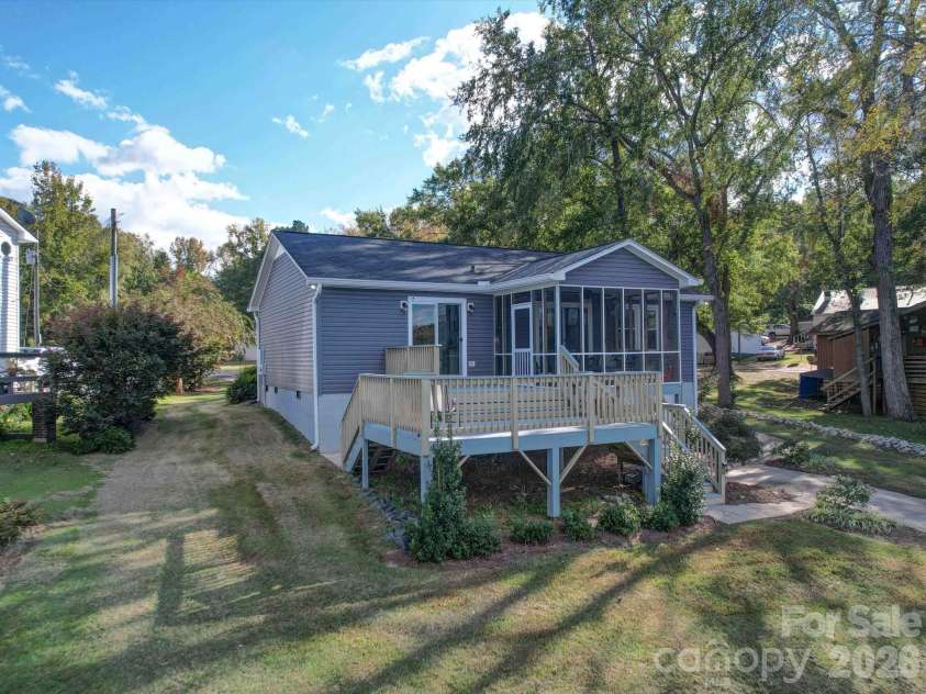 22 Garden Spot Lane, Camden, SC 29020.  MLS# CAR4193307, YatesRealty ID 5116. 