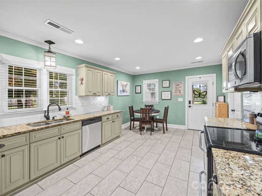 5517 Highway 218 Highway, Monroe, NC 28110.  MLS# CAR4425006, YatesRealty ID 51160. 