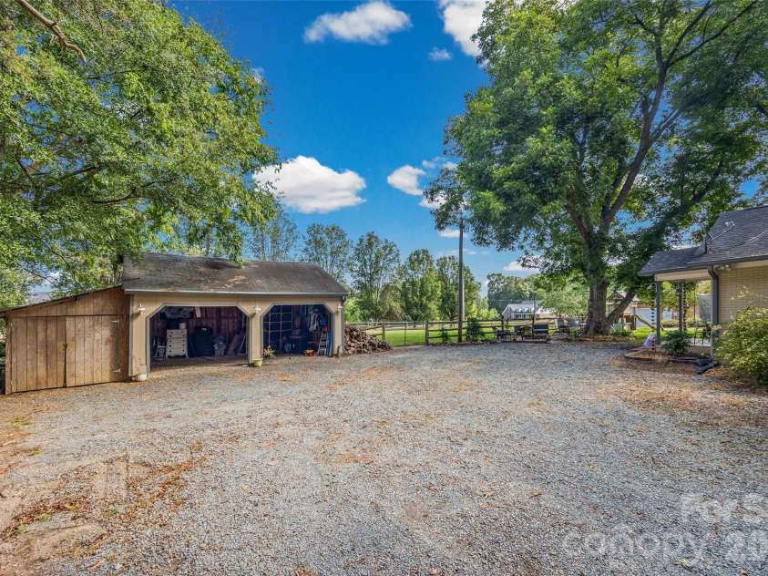 5517 Highway 218 Highway, Monroe, NC 28110.  MLS# CAR4425006, YatesRealty ID 51160. 