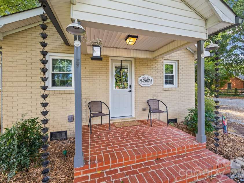 5517 Highway 218 Highway, Monroe, NC 28110.  MLS# CAR4425006, YatesRealty ID 51160. Back Porch