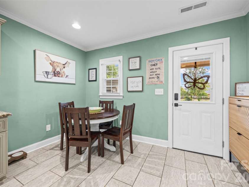 5517 Highway 218 Highway, Monroe, NC 28110.  MLS# CAR4425006, YatesRealty ID 51160. Breakfast Area