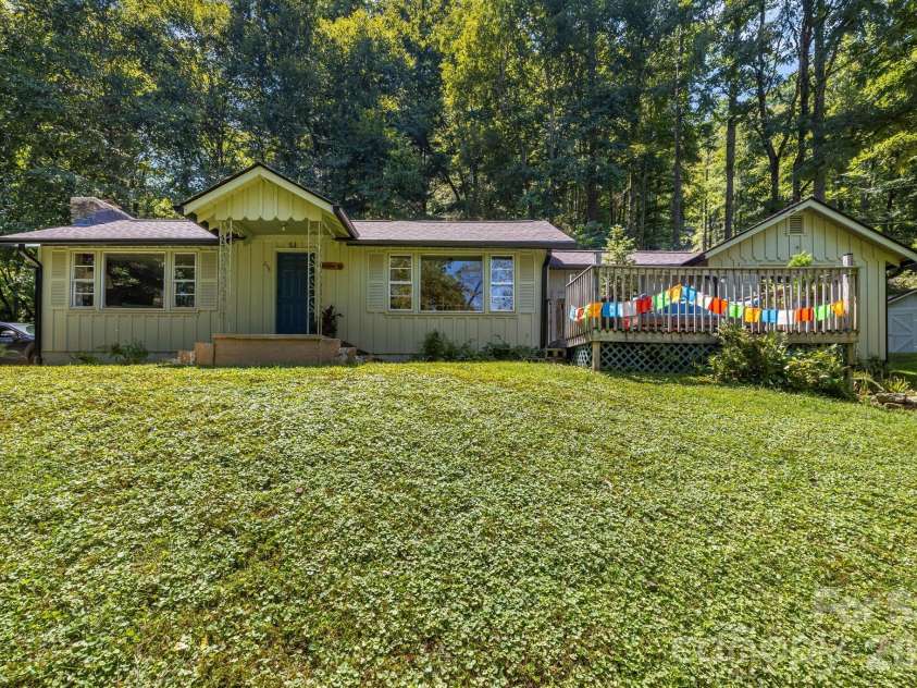 258 Old Homestead Road, Hendersonville, NC 28739.  MLS# CAR4424961, YatesRealty ID 51161. 
