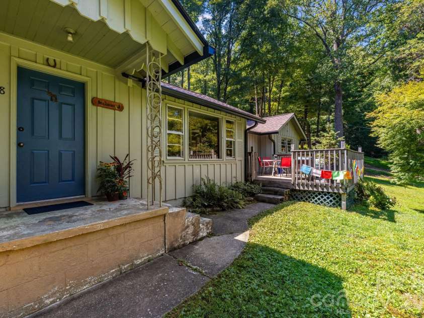 258 Old Homestead Road, Hendersonville, NC 28739.  MLS# CAR4424961, YatesRealty ID 51161. 