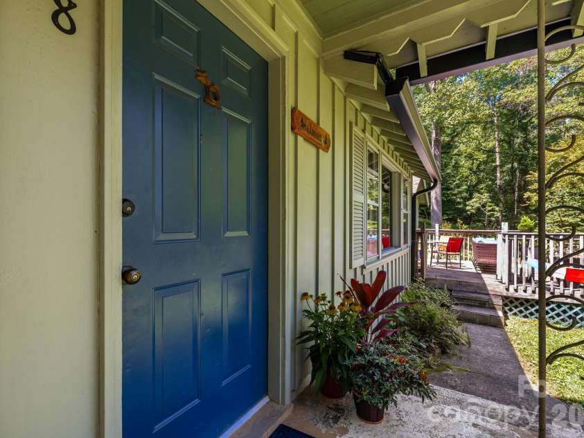 258 Old Homestead Road, Hendersonville, NC 28739.  MLS# CAR4424961, YatesRealty ID 51161. 