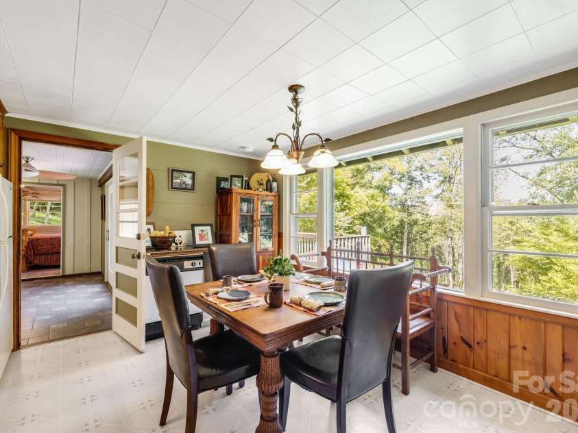 258 Old Homestead Road, Hendersonville, NC 28739.  MLS# CAR4424961, YatesRealty ID 51161. 