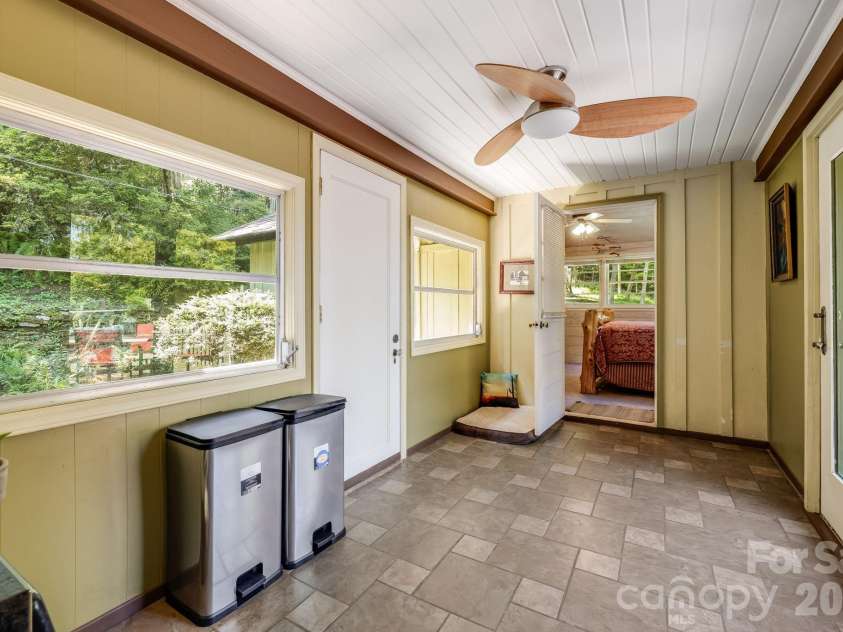 258 Old Homestead Road, Hendersonville, NC 28739.  MLS# CAR4424961, YatesRealty ID 51161. 