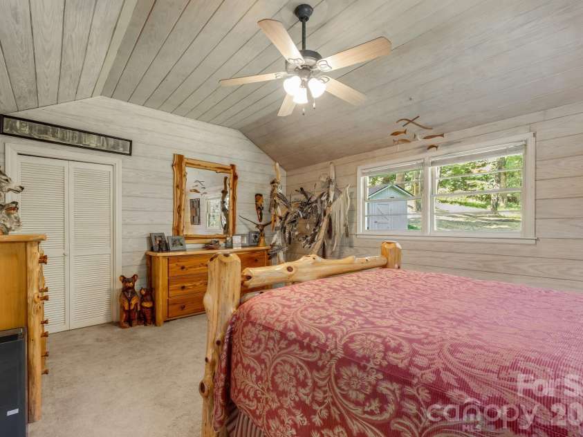 258 Old Homestead Road, Hendersonville, NC 28739.  MLS# CAR4424961, YatesRealty ID 51161. 