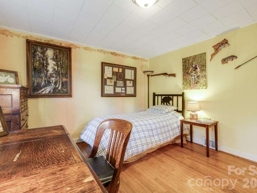 258 Old Homestead Road, Hendersonville, NC 28739.  MLS# CAR4424961, YatesRealty ID 51161. 