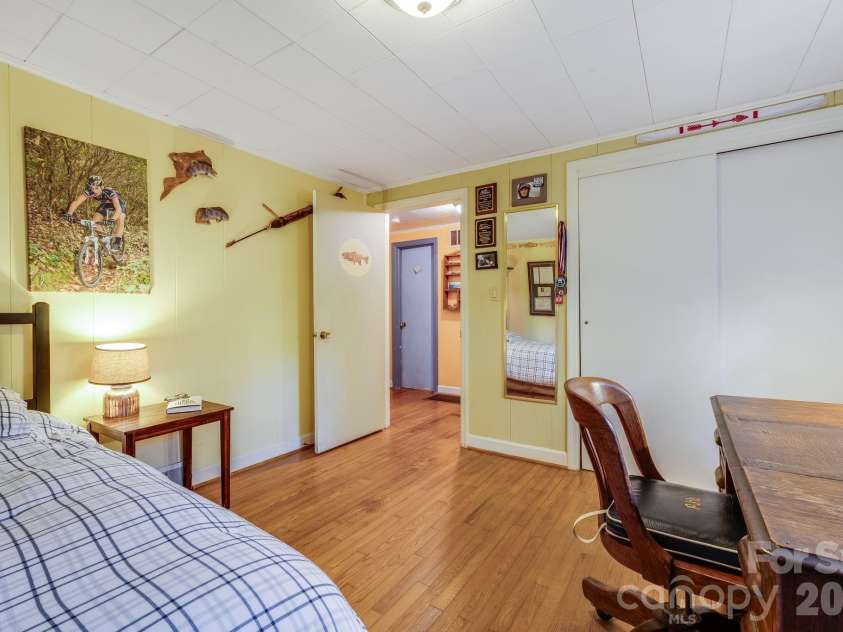 258 Old Homestead Road, Hendersonville, NC 28739.  MLS# CAR4424961, YatesRealty ID 51161. 