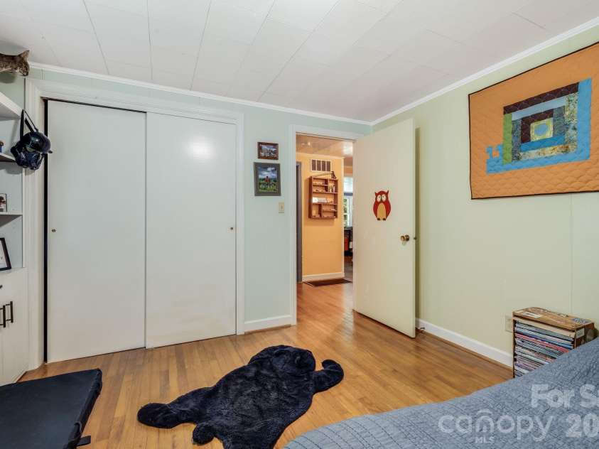 258 Old Homestead Road, Hendersonville, NC 28739.  MLS# CAR4424961, YatesRealty ID 51161. 