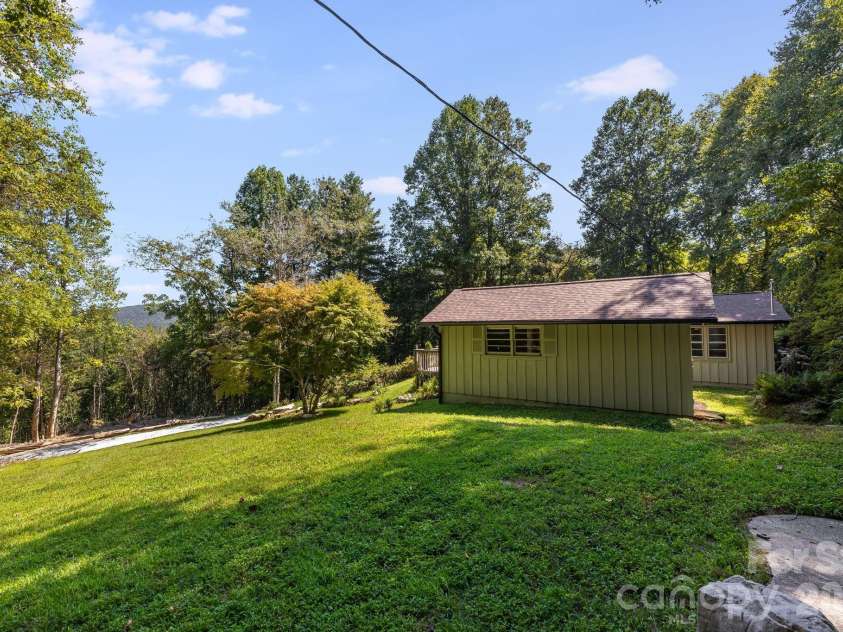 258 Old Homestead Road, Hendersonville, NC 28739.  MLS# CAR4424961, YatesRealty ID 51161. 