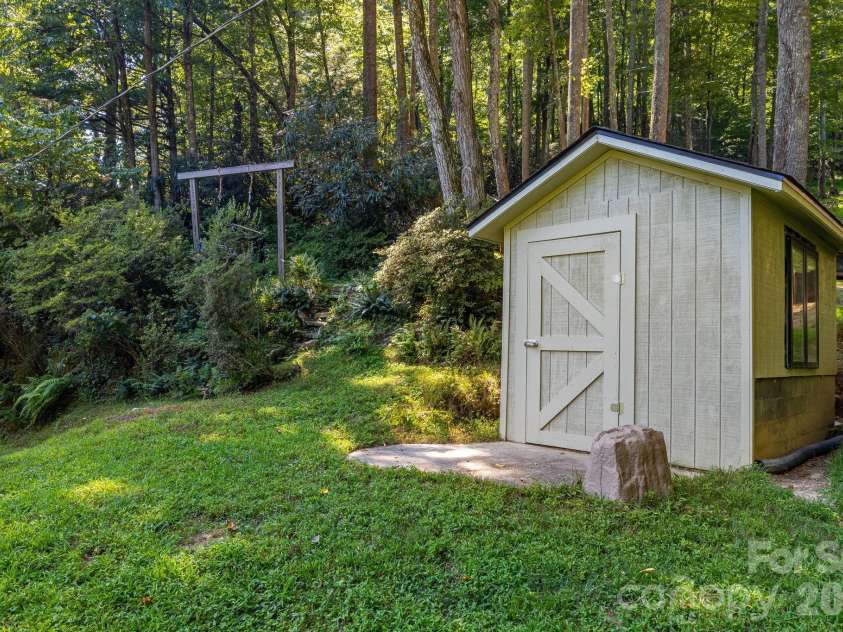 258 Old Homestead Road, Hendersonville, NC 28739.  MLS# CAR4424961, YatesRealty ID 51161. 