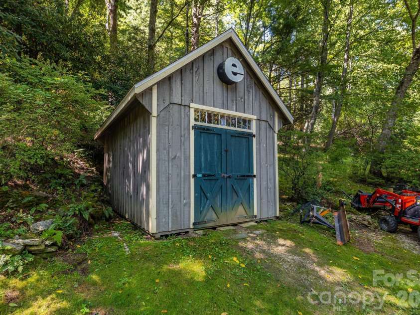 258 Old Homestead Road, Hendersonville, NC 28739.  MLS# CAR4424961, YatesRealty ID 51161. 