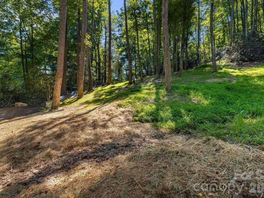 258 Old Homestead Road, Hendersonville, NC 28739.  MLS# CAR4424961, YatesRealty ID 51161. 