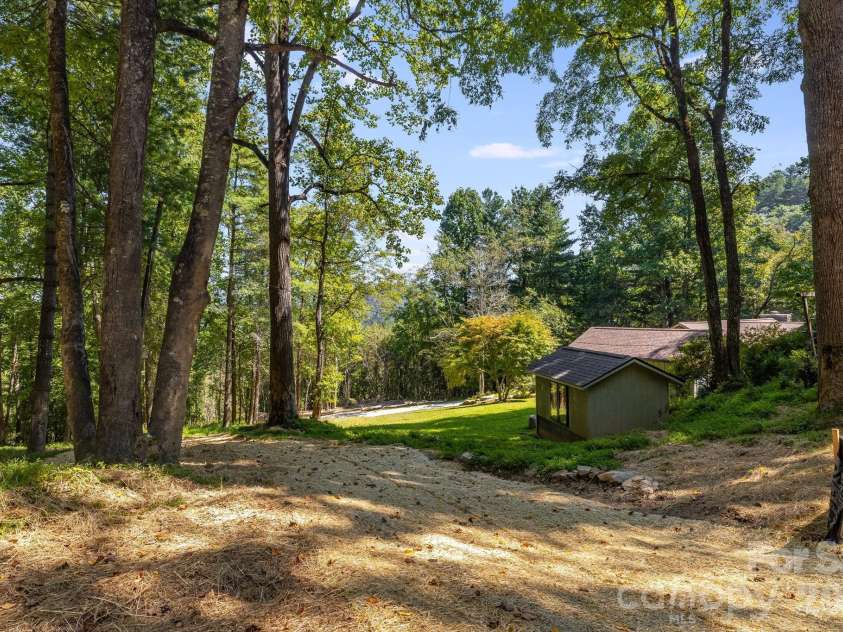 258 Old Homestead Road, Hendersonville, NC 28739.  MLS# CAR4424961, YatesRealty ID 51161. 