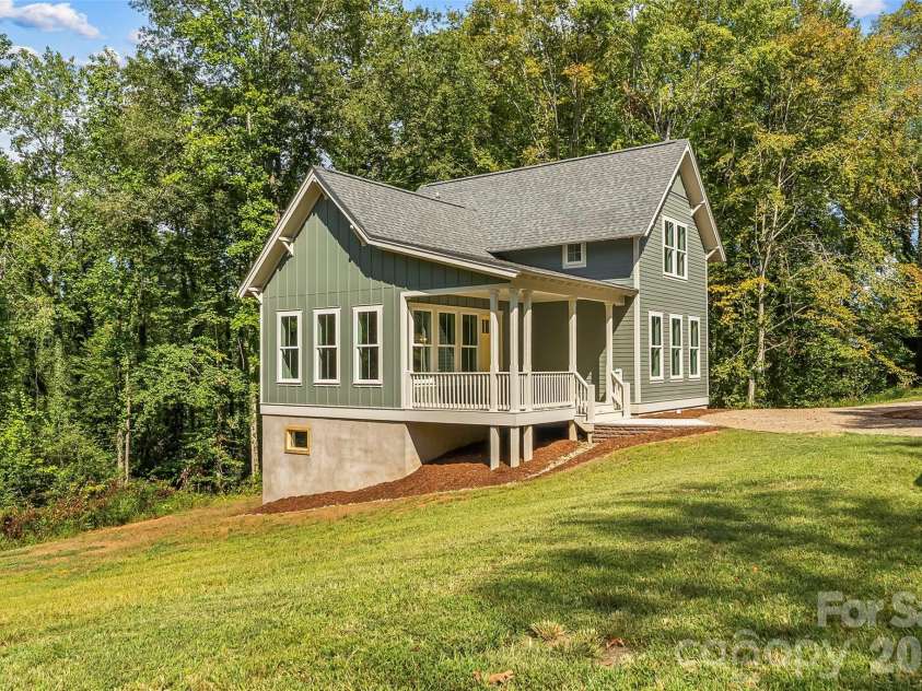 114 Walker Street, Morganton, NC 28655.  MLS# CAR4425265, YatesRealty ID 51162. 