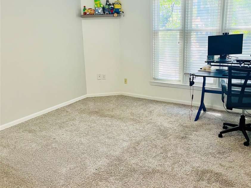423 8th Street, Charlotte, NC 28202.  MLS# CAR4425095, YatesRealty ID 51164. 