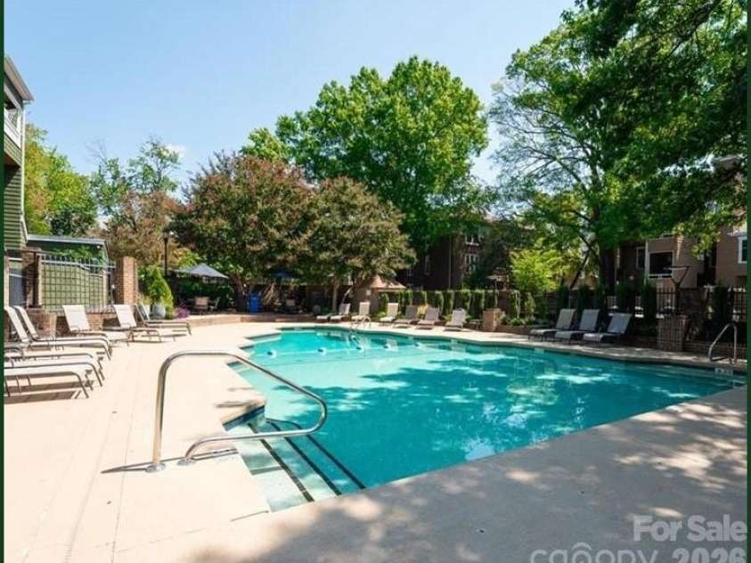 423 8th Street, Charlotte, NC 28202.  MLS# CAR4425095, YatesRealty ID 51164. 