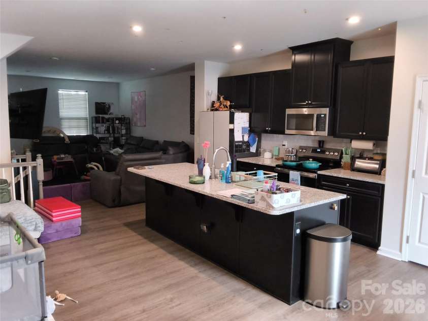 1205 May Apple Drive, Matthews, NC 28104.  MLS# CAR4425216, YatesRealty ID 51165. Kitchen 1