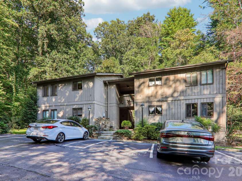 53 Lake Drive, Laurel Park, NC 28739.  MLS# CAR4425310, YatesRealty ID 51166. 