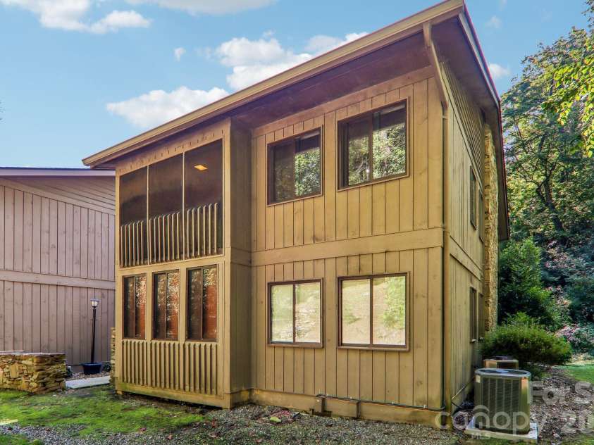 53 Lake Drive, Laurel Park, NC 28739.  MLS# CAR4425310, YatesRealty ID 51166. 