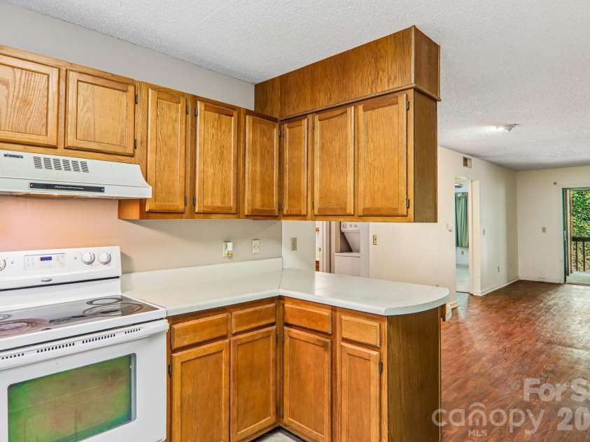 53 Lake Drive, Laurel Park, NC 28739.  MLS# CAR4425310, YatesRealty ID 51166. 