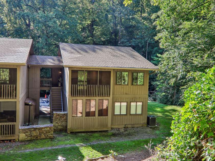 53 Lake Drive, Laurel Park, NC 28739.  MLS# CAR4425310, YatesRealty ID 51166. 