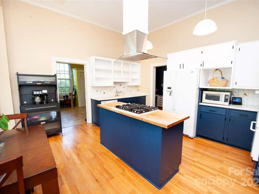 447 Washington Street, Rutherfordton, NC 28139.  MLS# CAR4245756, YatesRealty ID 5117. 