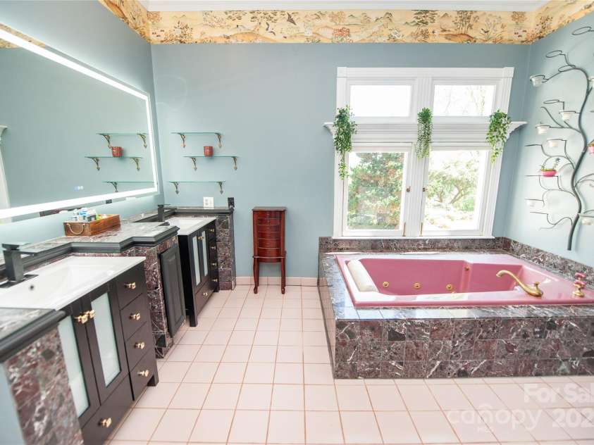 447 Washington Street, Rutherfordton, NC 28139.  MLS# CAR4245756, YatesRealty ID 5117. 