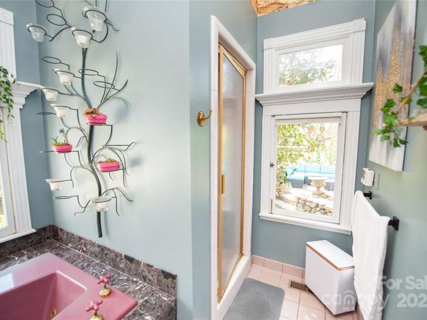 447 Washington Street, Rutherfordton, NC 28139.  MLS# CAR4245756, YatesRealty ID 5117. 