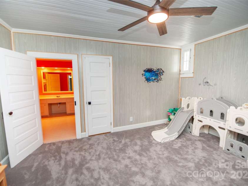 447 Washington Street, Rutherfordton, NC 28139.  MLS# CAR4245756, YatesRealty ID 5117. 