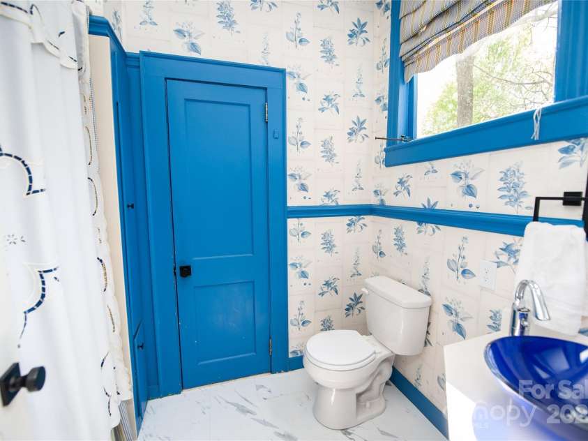 447 Washington Street, Rutherfordton, NC 28139.  MLS# CAR4245756, YatesRealty ID 5117. 