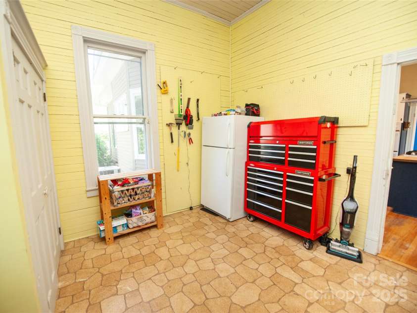 447 Washington Street, Rutherfordton, NC 28139.  MLS# CAR4245756, YatesRealty ID 5117. 