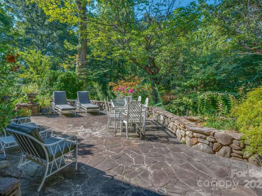 447 Washington Street, Rutherfordton, NC 28139.  MLS# CAR4245756, YatesRealty ID 5117. 