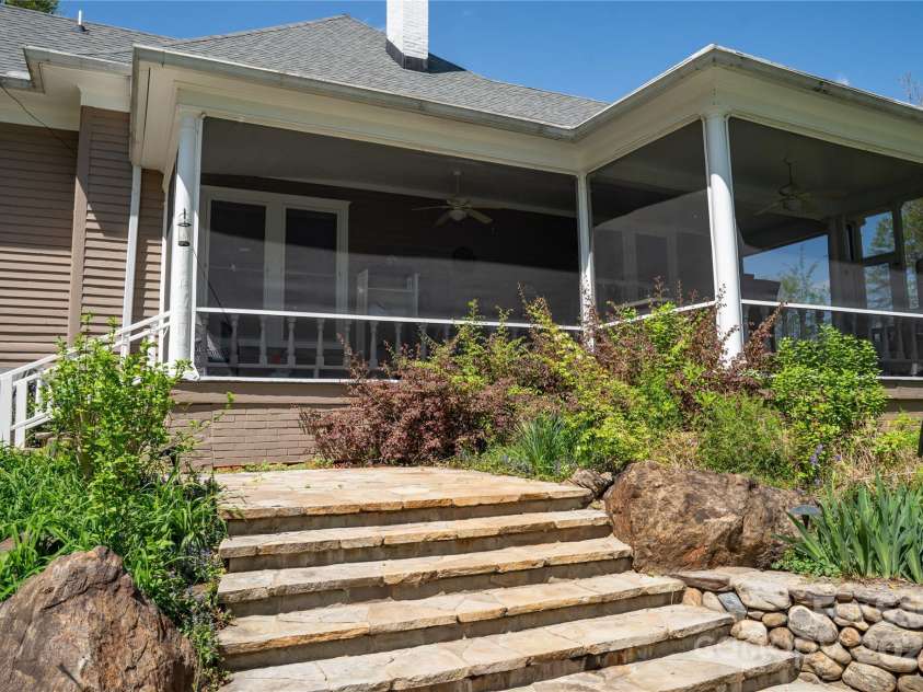 447 Washington Street, Rutherfordton, NC 28139.  MLS# CAR4245756, YatesRealty ID 5117. 