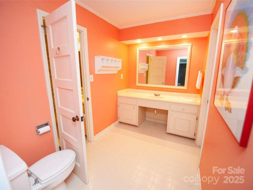 447 Washington Street, Rutherfordton, NC 28139.  MLS# CAR4323282, YatesRealty ID 5117. 