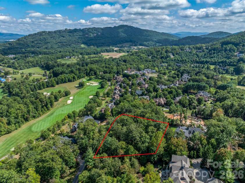 565 Walnut Valley Parkway, Arden, NC 28704.  MLS# CAR4392151, YatesRealty ID 51170. 
