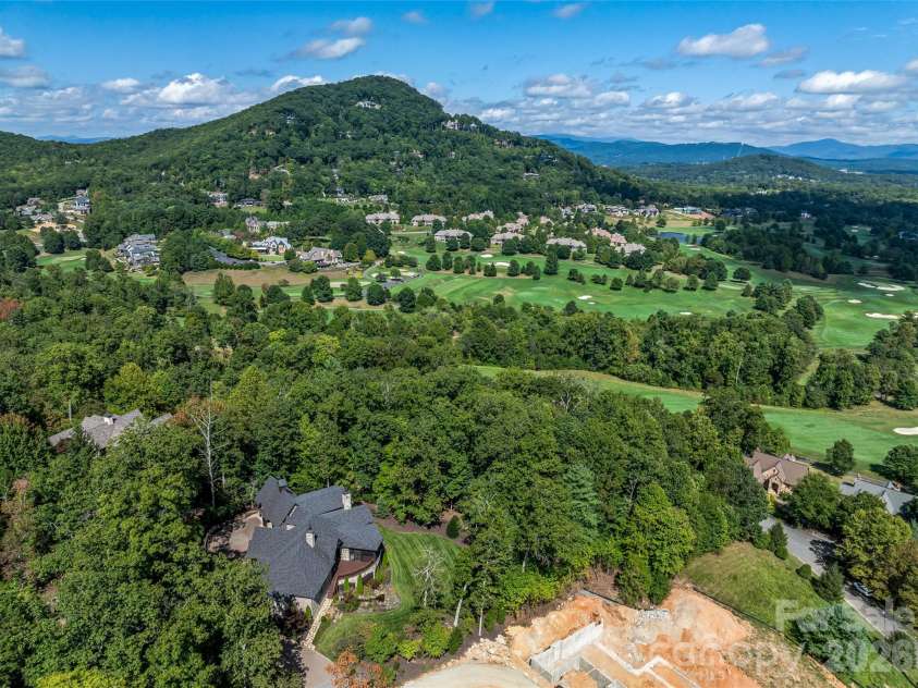 565 Walnut Valley Parkway, Arden, NC 28704.  MLS# CAR4392151, YatesRealty ID 51170. 