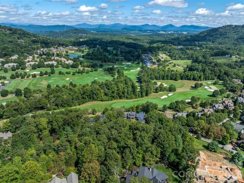 565 Walnut Valley Parkway, Arden, NC 28704.  MLS# CAR4392151, YatesRealty ID 51170. 