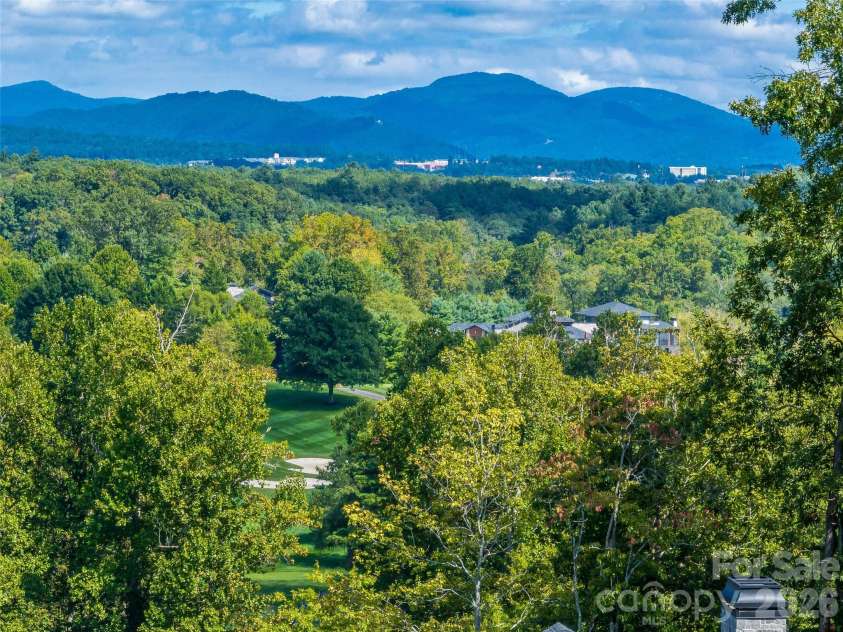 565 Walnut Valley Parkway, Arden, NC 28704.  MLS# CAR4392151, YatesRealty ID 51170. 