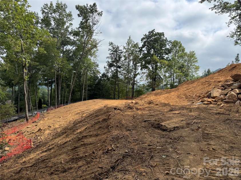 565 Walnut Valley Parkway, Arden, NC 28704.  MLS# CAR4392151, YatesRealty ID 51170. 