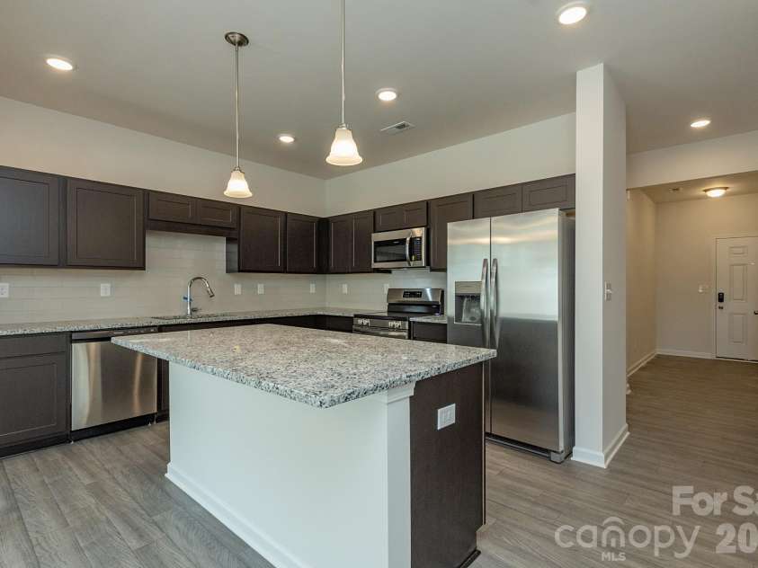 6116 Jasmine Branch Road, Charlotte, NC 28216.  MLS# CAR4425461, YatesRealty ID 51171. Kitchen
