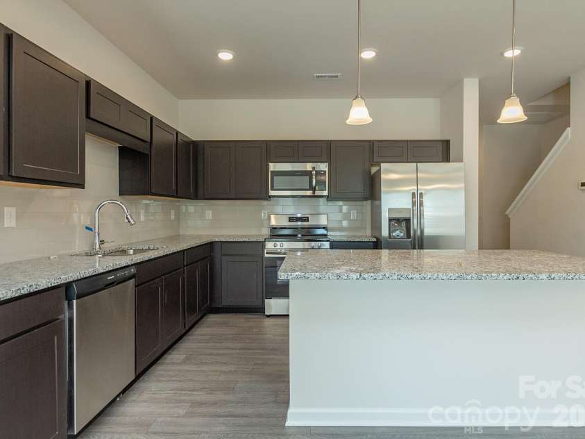 6116 Jasmine Branch Road, Charlotte, NC 28216.  MLS# CAR4425461, YatesRealty ID 51171. Kitchen