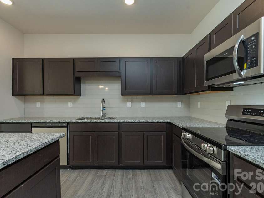 6116 Jasmine Branch Road, Charlotte, NC 28216.  MLS# CAR4425461, YatesRealty ID 51171. Kitchen
