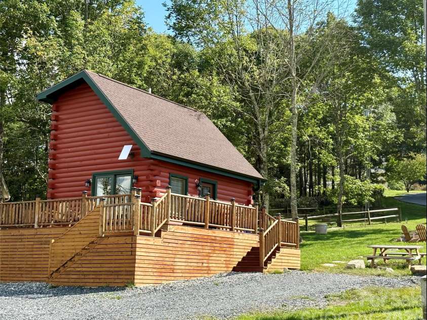 111 Almost Heaven None, Boone, NC 28607.  MLS# CAR4425508, YatesRealty ID 51176. 