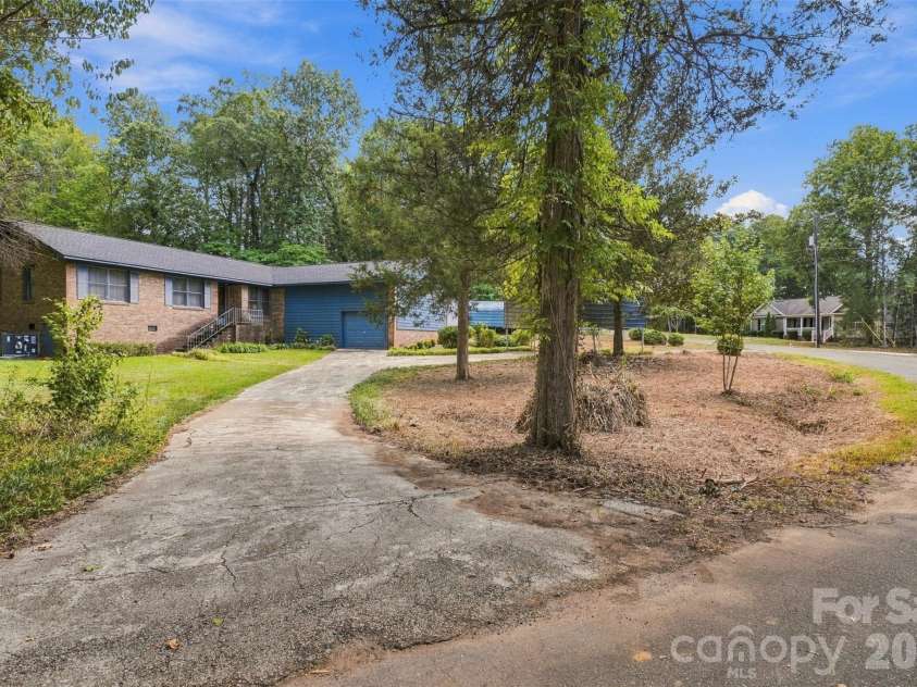 5559 Hillsdale Street, Fort Lawn, SC 29714.  MLS# CAR4424601, YatesRealty ID 51177. 
